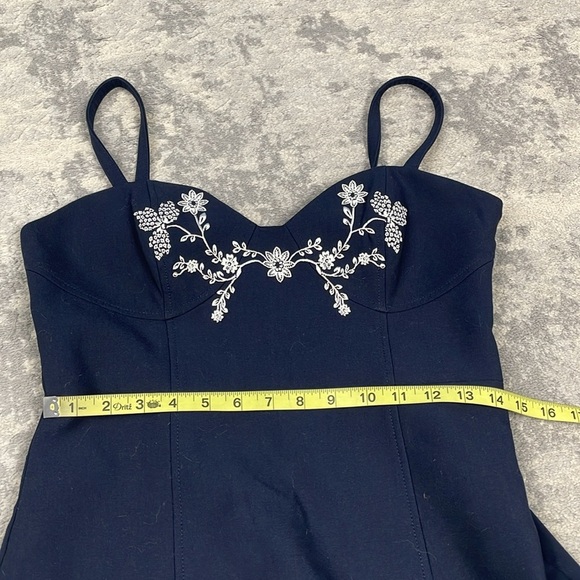Cinq a Sept Dara Navy White Embroidered Sleeveless Tiered Dress Floral Sz 10 - Picture 12 of 15